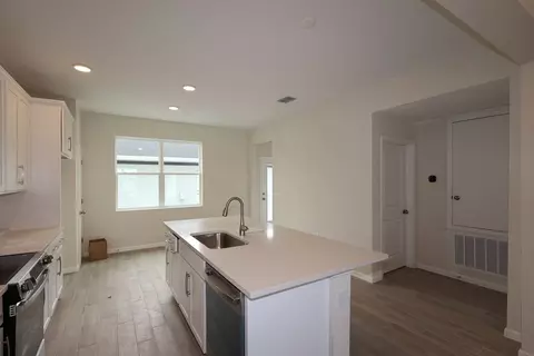 Kitchen - 1365 Hyde St, Saint Cloud, FL 34771 photo 4 of 6