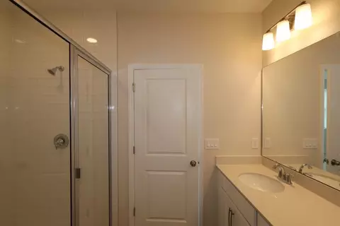 Bath - 1365 Hyde St, Saint Cloud, FL 34771 photo 3 of 3