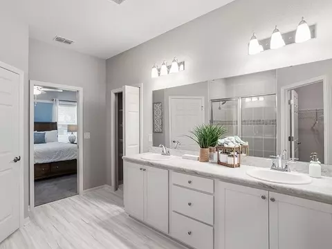 Bath - 723 SW 77th Cir, Ocala, FL 34474 photo 1 of 2