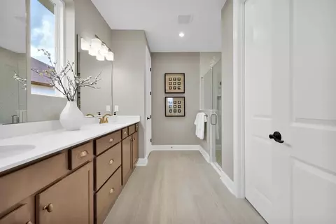 Bath - 1028 Creighton Rd, Fleming Island, FL 32003 photo 3 of 3