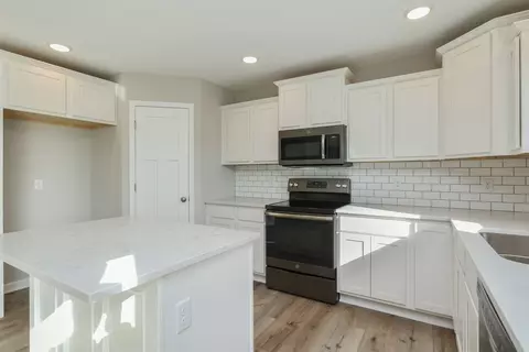 Kitchen - Fairfield Dr, Ankeny, IA 50023 photo 2 of 4