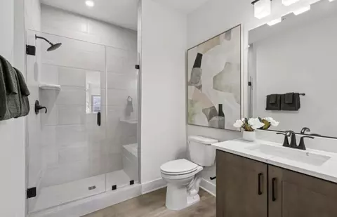 Bath - 1121 Fortune Ter, Potomac, MD 20854 photo 2 of 3