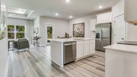 Kitchen - 5876 Tripletail Dr, Milton, FL 32583 photo 4 of 5