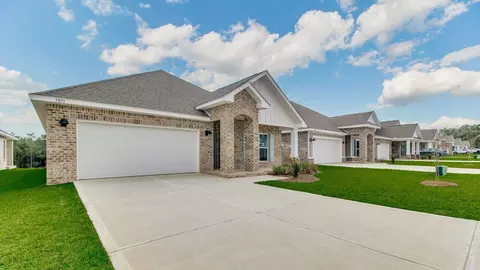 Exterior - 5876 Tripletail Dr, Milton, FL 32583 photo 4 of 4