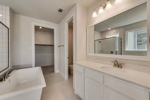 Bath - 3533 Ithaca St, Corinth, TX 76208 photo 2 of 4