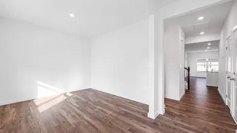 Entry Way - 8310 Seaside Dr, Hixson, TN 37363 photo 1 of 4