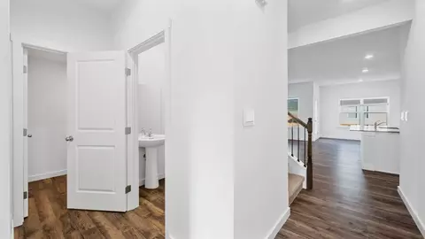 Entry Way - 8310 Seaside Dr, Hixson, TN 37363 photo 2 of 4