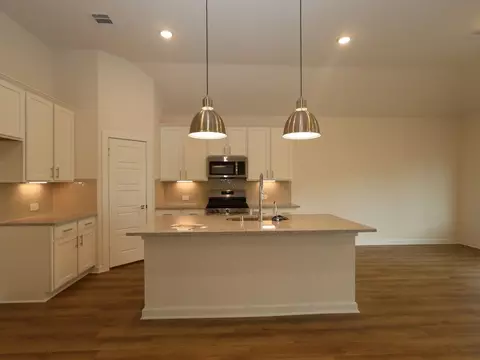 Kitchen - 244 Draper Shadows Dr, Willis, TX 77378 photo 1 of 4
