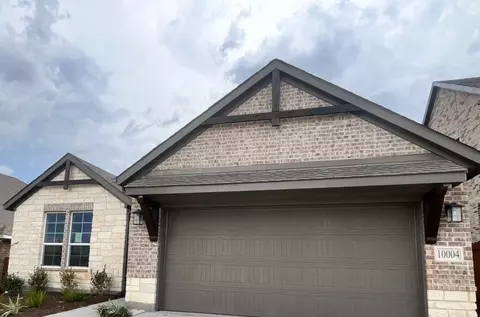10004 Birchpoint Dr, Fort Worth, TX 76108