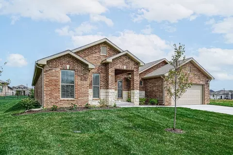 9316 Zarda Dr, Lenexa, KS 66227