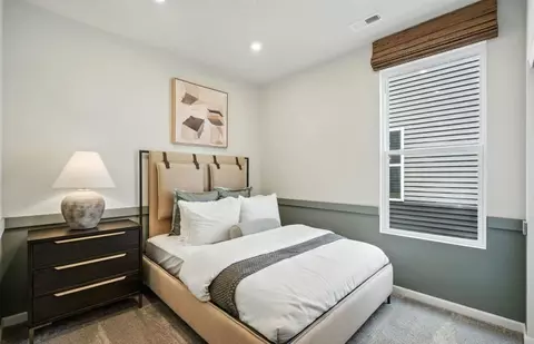 Bedroom - 5852 Hawkweed Dr, Naperville, IL 60564 photo 3 of 5