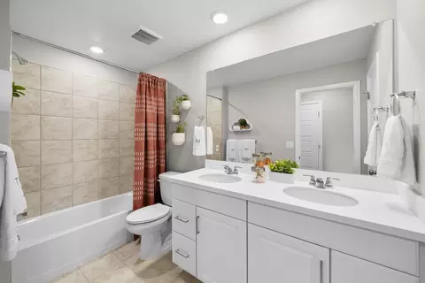 Bath - 17362 W 91st Ln, Arvada, CO 80007 photo 3 of 5