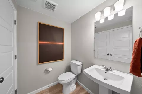 Bath - 17362 W 91st Ln, Arvada, CO 80007 photo 2 of 5