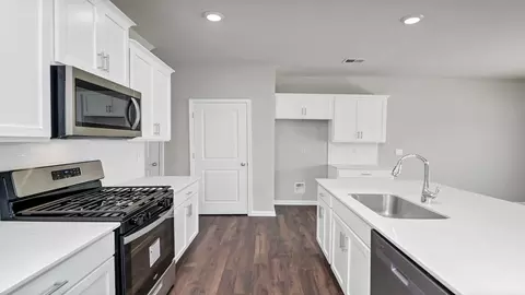 Kitchen - 511 Lancashire Ln, Irmo, SC 29063 photo 2 of 10