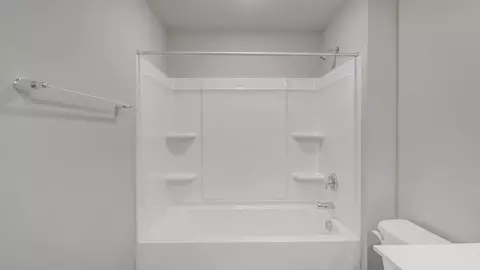 Bath - 511 Lancashire Ln, Irmo, SC 29063 photo 3 of 11