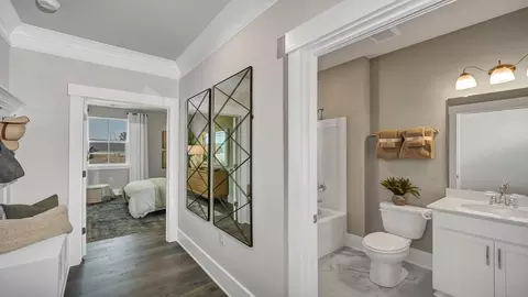 Entry Way - 511 Lancashire Ln, Irmo, SC 29063 photo 8 of 10