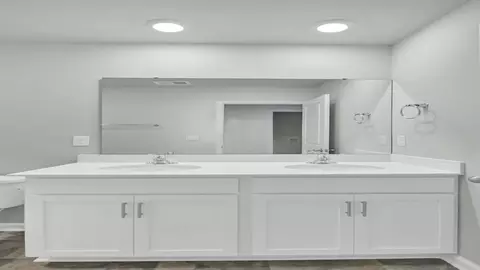 Bath - 511 Lancashire Ln, Irmo, SC 29063 photo 2 of 11