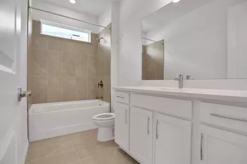 Bath - 7414 Sea Manatee St, Parrish, FL 34219 photo 1 of 4