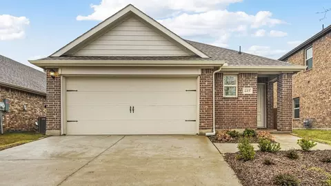 640 New Dawn Dr, Lavon, TX 75166