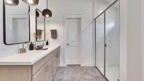 Bath - 201 Verdin Ave, Kyle, TX 78640 photo 3 of 8