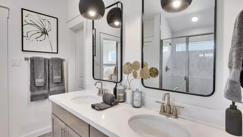 Bath - 201 Verdin Ave, Kyle, TX 78640 photo 1 of 8