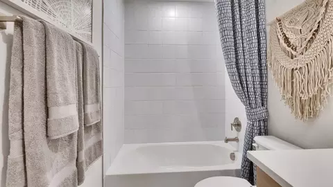 Bath - 201 Verdin Ave, Kyle, TX 78640 photo 7 of 8