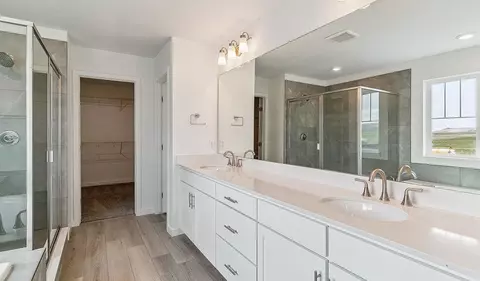 Bath - 25254 E Warren Pl, Aurora, CO 80018 photo 2 of 4