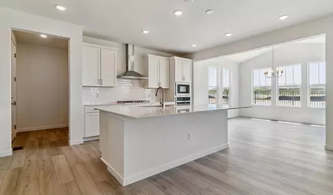 Kitchen - 25254 E Warren Pl, Aurora, CO 80018 photo 4 of 4