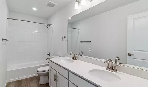 Bath - 25254 E Warren Pl, Aurora, CO 80018 photo 1 of 4