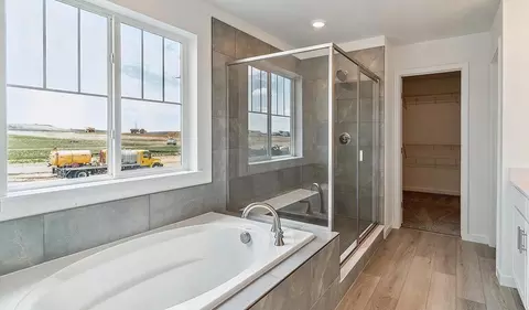 Bath - 25254 E Warren Pl, Aurora, CO 80018 photo 3 of 4