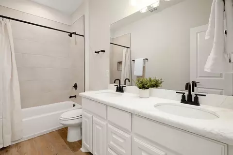 Bath - 6508 Anaqua Loop, Mcallen, TX 78504 photo 5 of 6