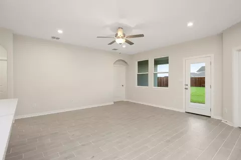 Living - 6508 Anaqua Loop, Mcallen, TX 78504 photo 3 of 8