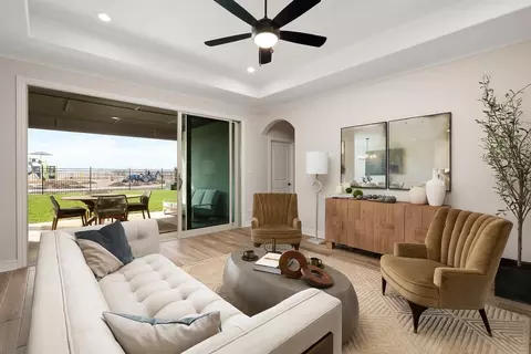 Living - 6508 Anaqua Loop, Mcallen, TX 78504 photo 4 of 8