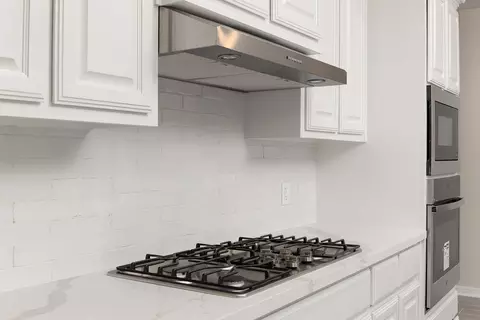 Kitchen - 6508 Anaqua Loop, Mcallen, TX 78504 photo 8 of 16