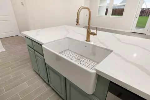 Kitchen - 6508 Anaqua Loop, Mcallen, TX 78504 photo 8 of 15