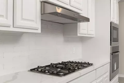 Kitchen - 6508 Anaqua Loop, Mcallen, TX 78504 photo 7 of 15