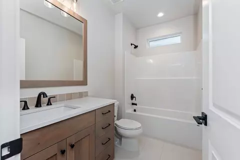 Bath - 6612 N Good Dr, Eagle, ID 83714 photo 3 of 3
