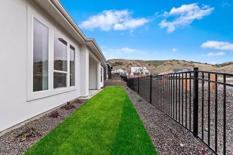 Exterior - 6612 N Good Dr, Eagle, ID 83714 photo 4 of 7