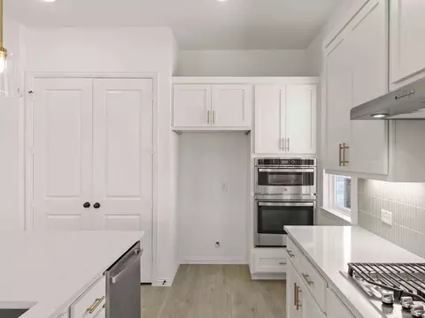 Kitchen - 2109 Tupelo Trl, Argyle, TX 76226 photo 6 of 7