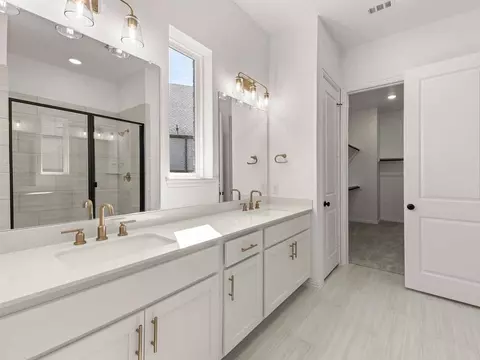 Bath - 2109 Tupelo Trl, Argyle, TX 76226 photo 3 of 7