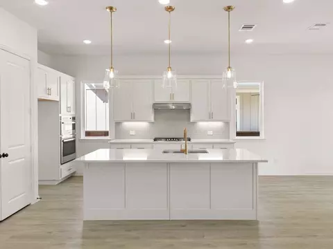Kitchen - 2109 Tupelo Trl, Argyle, TX 76226 photo 2 of 7