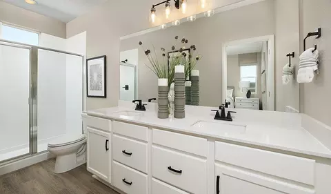 Bath - 546 S Richfield St, Aurora, CO 80017 photo 1 of 1