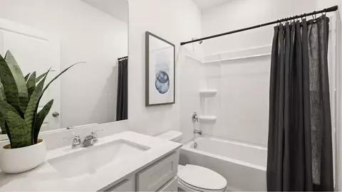 Bath - 310 Mahan Dr, Perry, GA 31069 photo 3 of 4