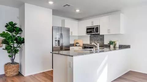 Kitchen - 14371 Aurora Ct, Hesperia, CA 92344 photo 1 of 7