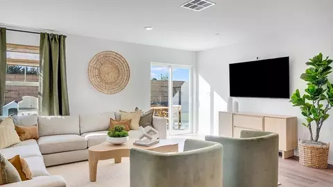 Living - 14371 Aurora Ct, Hesperia, CA 92344 photo 1 of 1