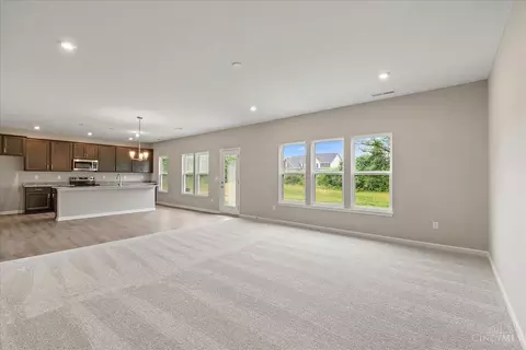 Living - 7863 Horizon Bnd, Morrow, OH 45152 photo 4 of 11