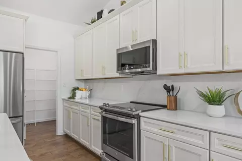 Kitchen - 10245 Spokane Dr, Affton, MO 63123 photo 3 of 18