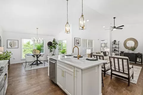 Kitchen - 10245 Spokane Dr, Affton, MO 63123 photo 5 of 18