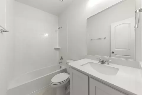 Bath - 601 Trinity St, Van Alstyne, TX 75495 photo 2 of 6