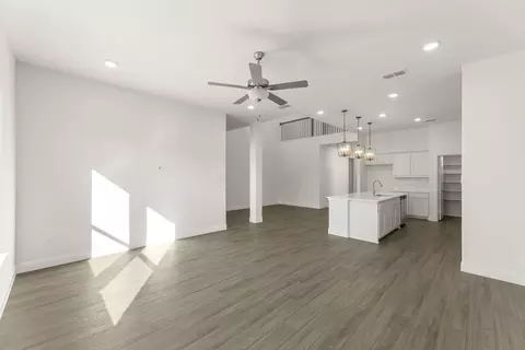 Living - 601 Trinity St, Van Alstyne, TX 75495 photo 1 of 3